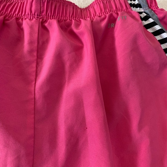 Nike Dri Fit Short Pants Size Small - Picture 12 of 15